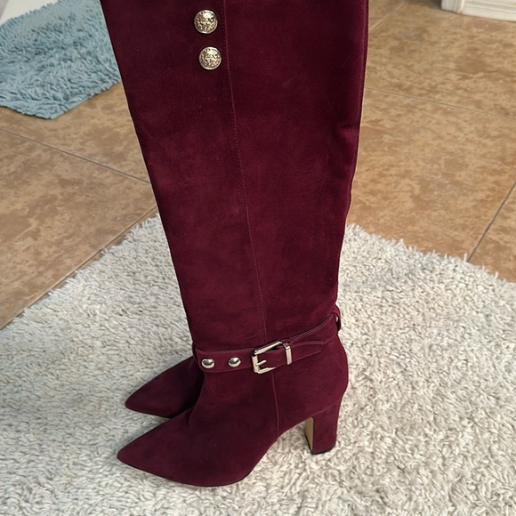 White House Black Market Shoes - WHBM NWT burgundy suede boots 9